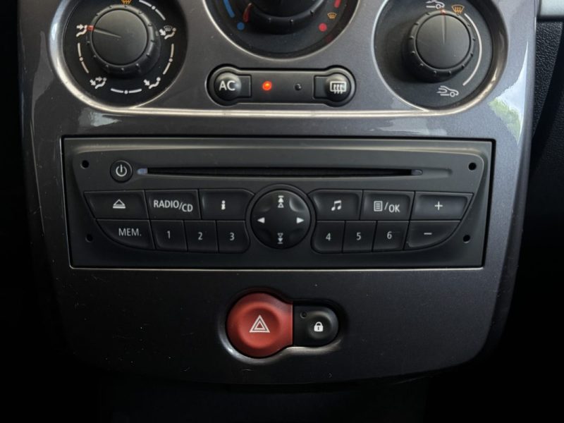 RENAULT CLIO III 1.5 DCI 90ch EXPRESSION CLIM