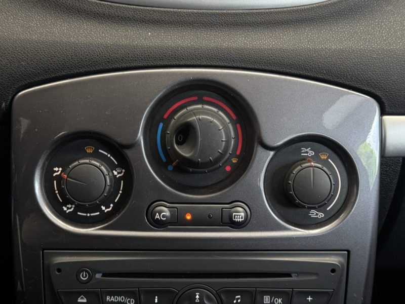 RENAULT CLIO III 1.5 DCI 90ch EXPRESSION CLIM