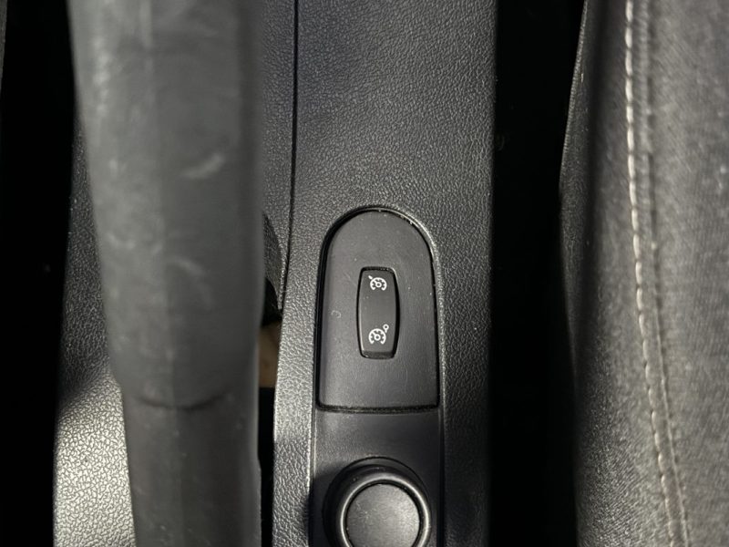 RENAULT CLIO III 1.5 DCI 90ch EXPRESSION CLIM