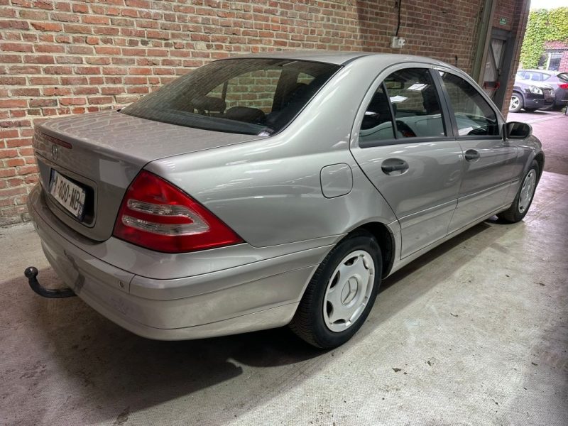 MERCEDES-BENZ Classe C 220 CDI 143 cv CLASSIC 2003