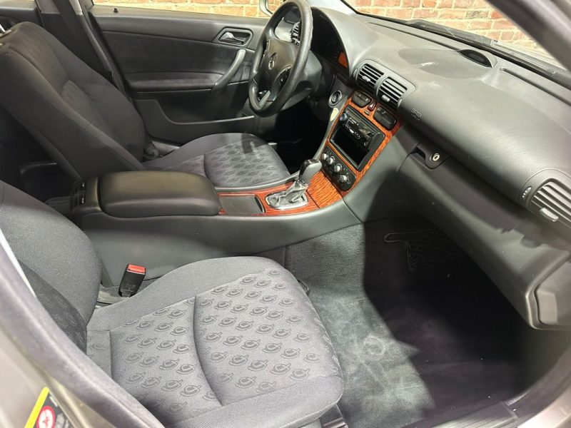 MERCEDES-BENZ Classe C 220 CDI 143 cv CLASSIC 2003