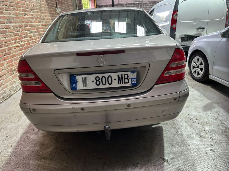 MERCEDES-BENZ Classe C 220 CDI 143 cv CLASSIC 2003