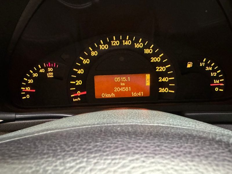 MERCEDES-BENZ Classe C 220 CDI 143 cv CLASSIC 2003