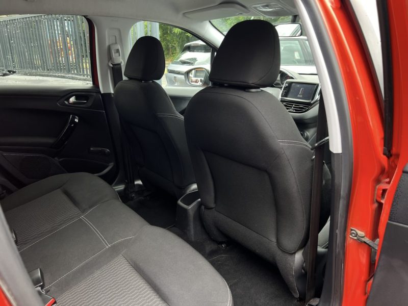 PEUGEOT 208 PHASE 2 STYLE 1.2 82 Cv ECRAN TACTILE / APPLE & ANDROID 5 PORTES - GARANTIE 1 AN