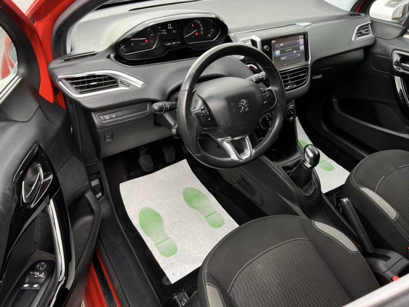 PEUGEOT 208 PHASE 2 STYLE 1.2 82 Cv ECRAN TACTILE / APPLE & ANDROID 5 PORTES - GARANTIE 1 AN