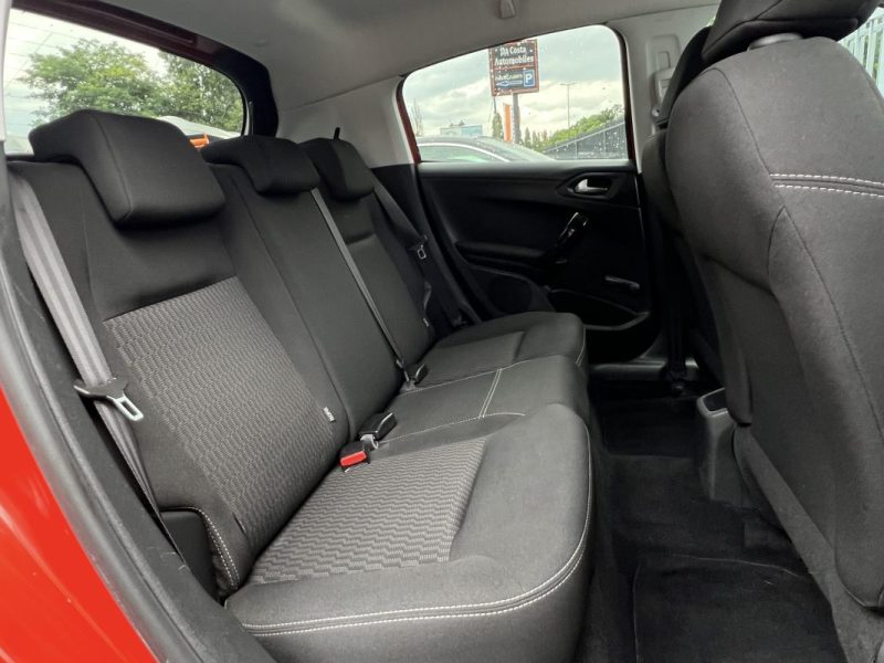 PEUGEOT 208 PHASE 2 STYLE 1.2 82 Cv ECRAN TACTILE / APPLE & ANDROID 5 PORTES - GARANTIE 1 AN