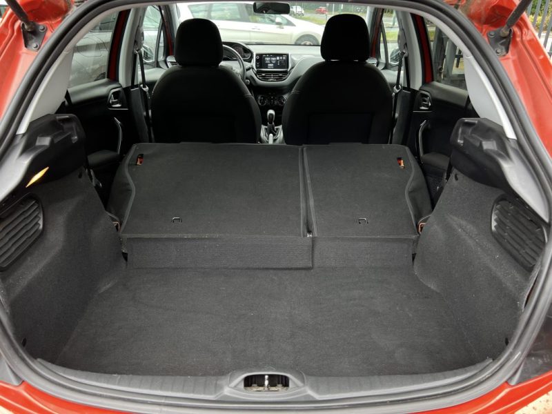 PEUGEOT 208 PHASE 2 STYLE 1.2 82 Cv ECRAN TACTILE / APPLE & ANDROID 5 PORTES - GARANTIE 1 AN
