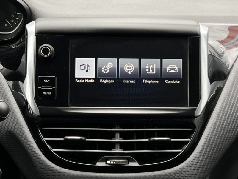PEUGEOT 208 PHASE 2 STYLE 1.2 82 Cv ECRAN TACTILE / APPLE & ANDROID 5 PORTES - GARANTIE 1 AN