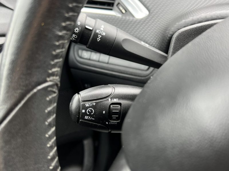 PEUGEOT 208 PHASE 2 STYLE 1.2 82 Cv ECRAN TACTILE / APPLE & ANDROID 5 PORTES - GARANTIE 1 AN
