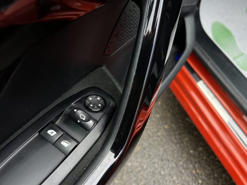 PEUGEOT 208 PHASE 2 STYLE 1.2 82 Cv ECRAN TACTILE / APPLE & ANDROID 5 PORTES - GARANTIE 1 AN
