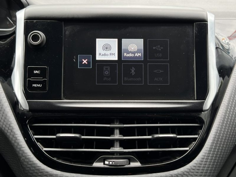 PEUGEOT 208 PHASE 2 STYLE 1.2 82 Cv ECRAN TACTILE / APPLE & ANDROID 5 PORTES - GARANTIE 1 AN