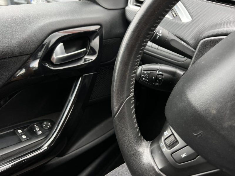 PEUGEOT 208 PHASE 2 STYLE 1.2 82 Cv ECRAN TACTILE / APPLE & ANDROID 5 PORTES - GARANTIE 1 AN