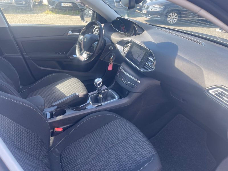 PEUGEOT 308 II 1.5 BLUEHDI 130CH S&S ALLURE 121MKM
