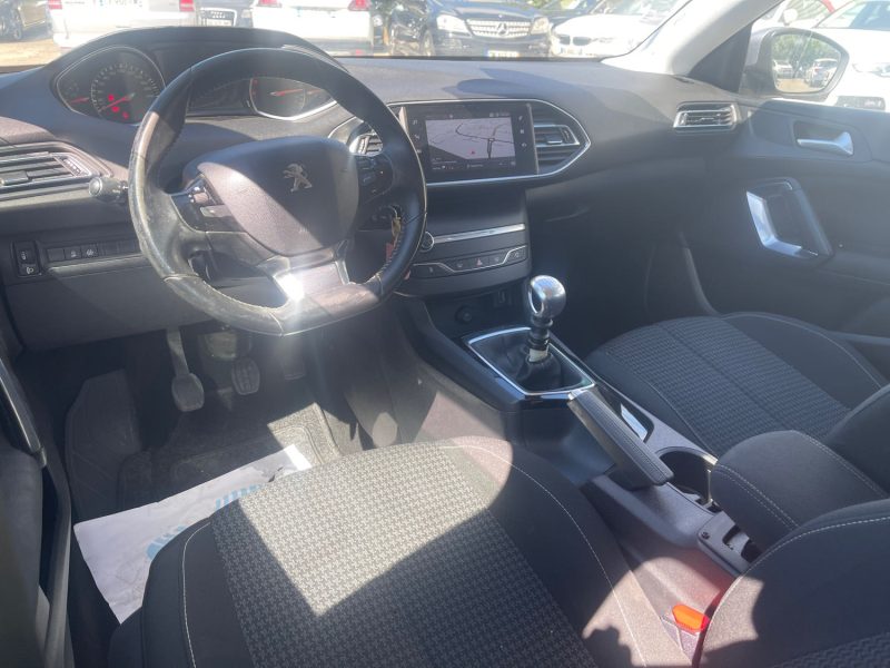 PEUGEOT 308 II 1.5 BLUEHDI 130CH S&S ALLURE 121MKM