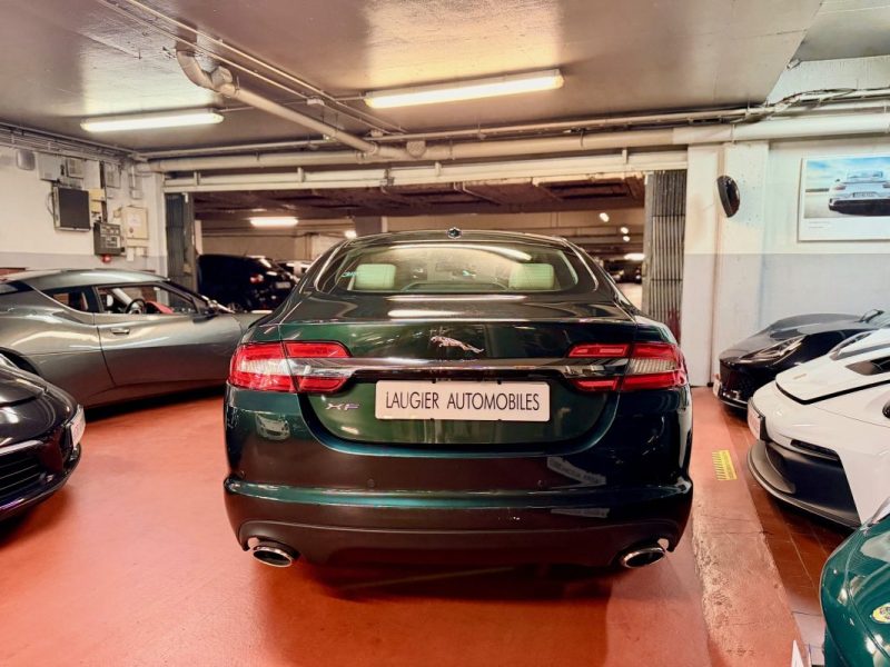 JAGUAR XF V6 3.0 D 240 CH Premium Luxury 1ERE Main