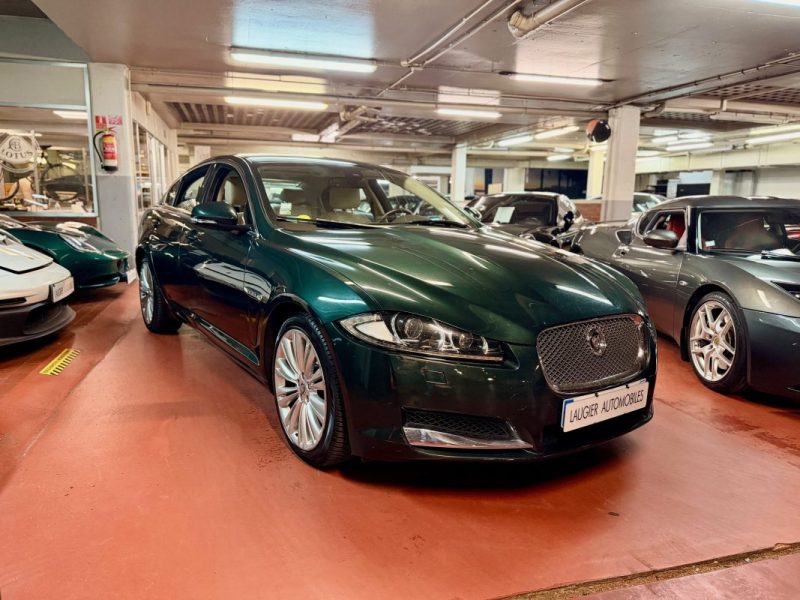 JAGUAR XF V6 3.0 D 240 CH Premium Luxury 1ERE Main