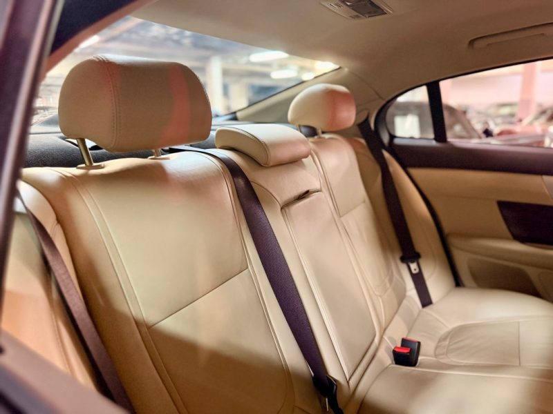 JAGUAR XF V6 3.0 D 240 CH Premium Luxury 1ERE Main