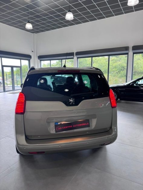 PEUGEOT 5008 1.6 HDI 112cv Pack PREMIUM / GPS / TOIT PANORAMIQUE / DISTRIBUTION EMBRAYAGE NEUF