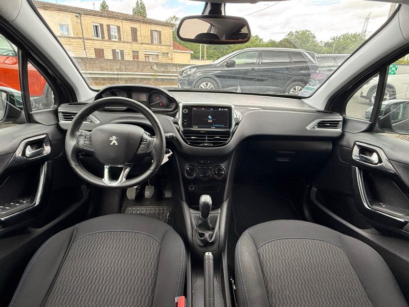 PEUGEOT 208 1.2 PURETECH 82CH SIGNATURE