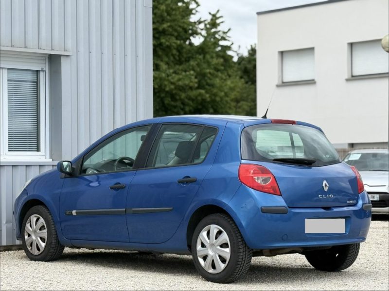 RENAULT CLIO III CONFORT DYNAMIQUE 1.5DCI 70CV 2005 245 000KM