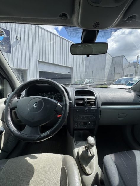 RENAULT CLIO EXPRESSION 1.4 16V 2002 GARANTIE 
