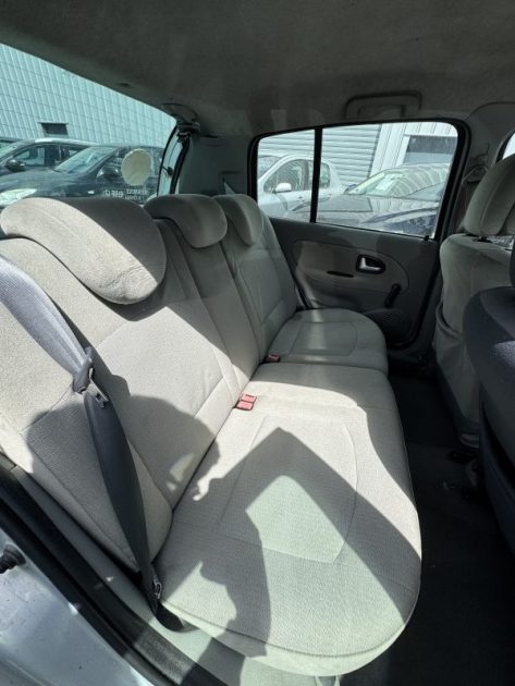 RENAULT CLIO EXPRESSION 1.4 16V 2002 GARANTIE 