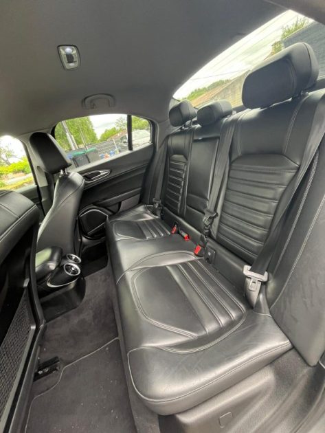 ALFA ROMEO Giulia Super 2.2 JTDM 180 ch AT8 Boîte Auto / Pack Cuir & Bois / Caméra de Recul 