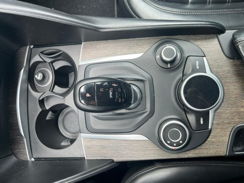ALFA ROMEO Giulia Super 2.2 JTDM 180 ch AT8 Boîte Auto / Pack Cuir & Bois / Caméra de Recul 