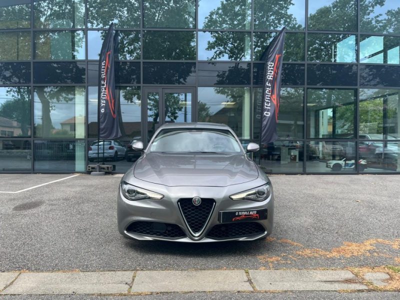 ALFA ROMEO Giulia Super 2.2 JTDM 180 ch AT8 Boîte Auto / Pack Cuir & Bois / Caméra de Recul 