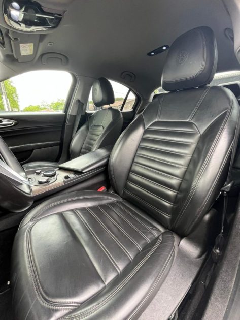 ALFA ROMEO Giulia Super 2.2 JTDM 180 ch AT8 Boîte Auto / Pack Cuir & Bois / Caméra de Recul 