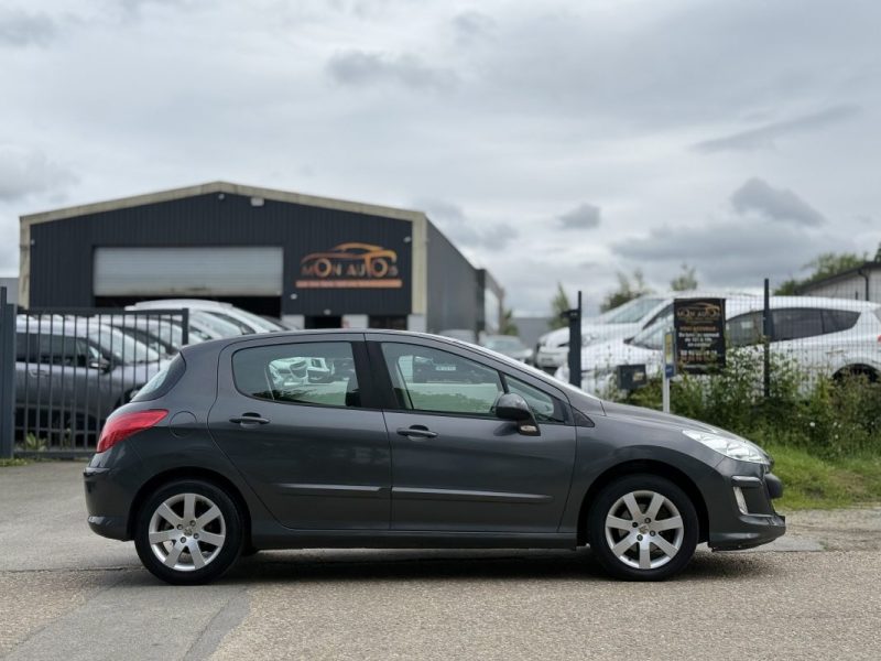 Peugeot 308 1.6 VTi 120ch Confort Pack - Régulateur - Clim - Jantes Alu - Révisée & Garantie 6 mois