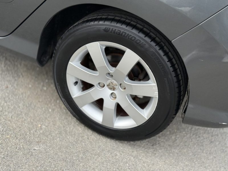 Peugeot 308 1.6 VTi 120ch Confort Pack - Régulateur - Clim - Jantes Alu - Révisée & Garantie 6 mois