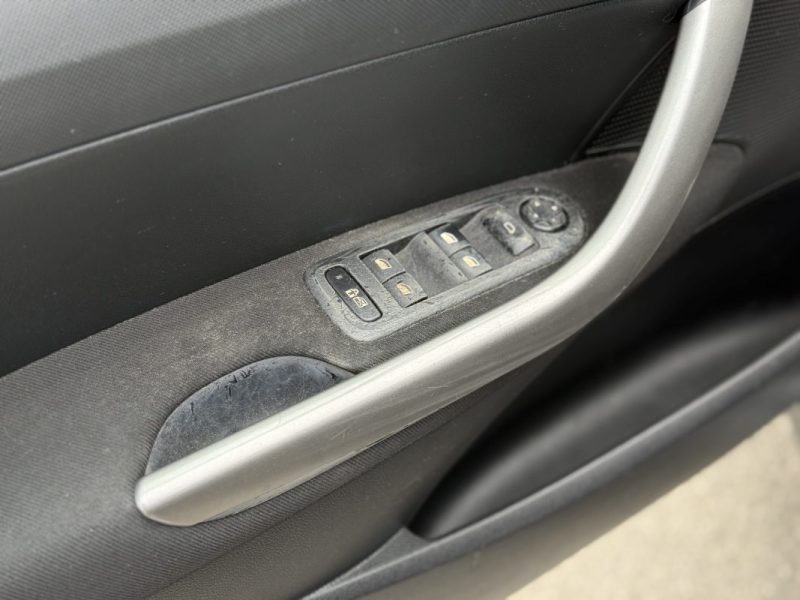 Peugeot 308 1.6 VTi 120ch Confort Pack - Régulateur - Clim - Jantes Alu - Révisée & Garantie 6 mois