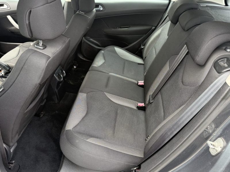 Peugeot 308 1.6 VTi 120ch Confort Pack - Régulateur - Clim - Jantes Alu - Révisée & Garantie 6 mois