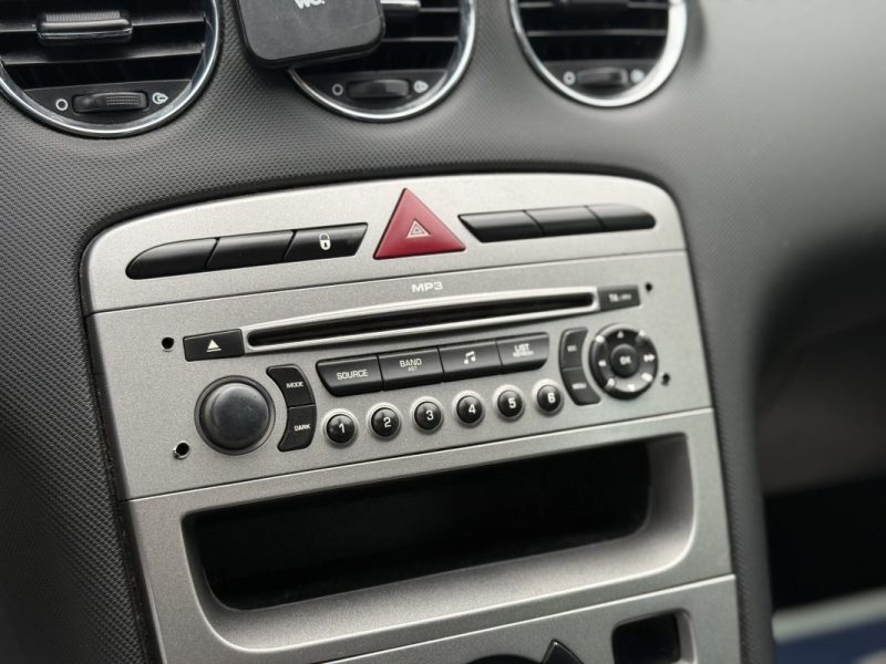 Peugeot 308 1.6 VTi 120ch Confort Pack - Régulateur - Clim - Jantes Alu - Révisée & Garantie 6 mois