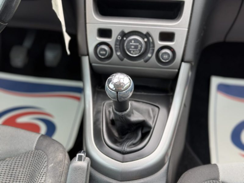 Peugeot 308 1.6 VTi 120ch Confort Pack - Régulateur - Clim - Jantes Alu - Révisée & Garantie 6 mois