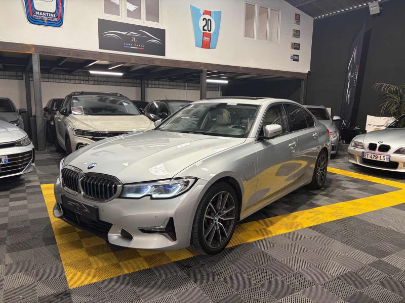 MAGNIFIQUE BMW 330e 2.0 16V 292CV PLUG IN HYBRID (TOIT OUVRANT, APPLE CARPLAY, SIÈGES CHAUFFANTS)