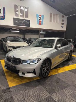 MAGNIFIQUE BMW 330e 2.0 16V 292CV PLUG IN HYBRID (TOIT OUVRANT, APPLE CARPLAY, SIÈGES CHAUFFANTS)