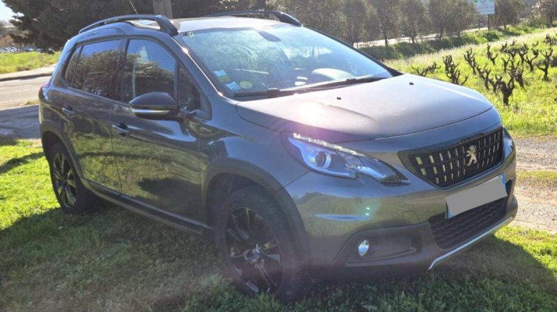 PEUGEOT 2008 1.5 BLUEHDI 120CV ,GT LINE  2019 automatique 