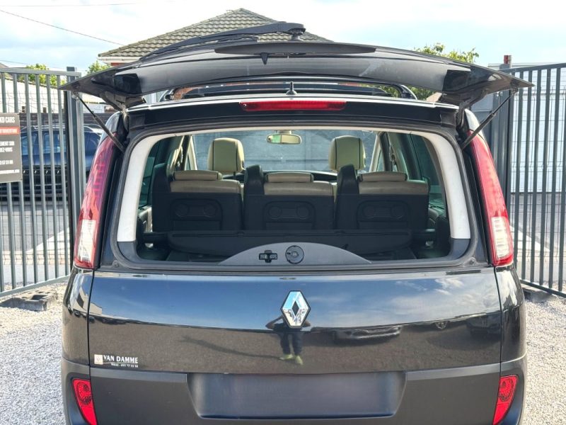 RENAULT ESPACE IV 2.0 DCI 150CV INITIALE PARIS 7 PLACES 