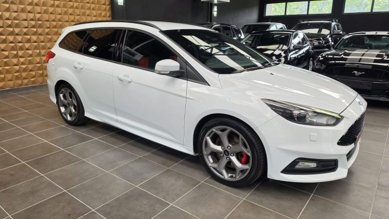 FORD FOCUS TURNIER ST 2.0 250*GPS*CUIR*XENON* 2017