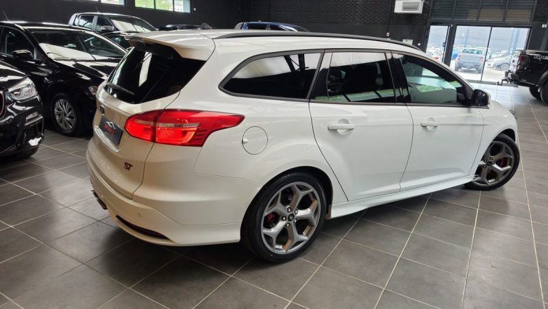 FORD FOCUS TURNIER ST 2.0 250*GPS*CUIR*XENON* 2017