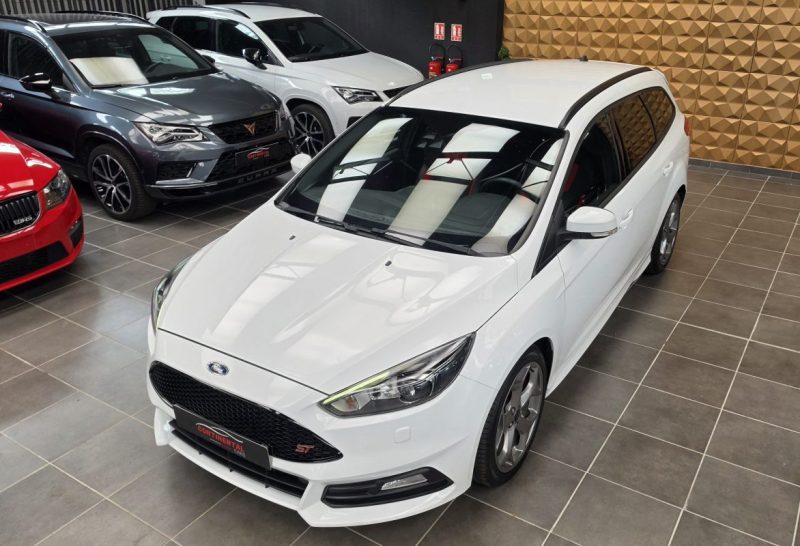 FORD FOCUS TURNIER ST 2.0 250*GPS*CUIR*XENON* 2017