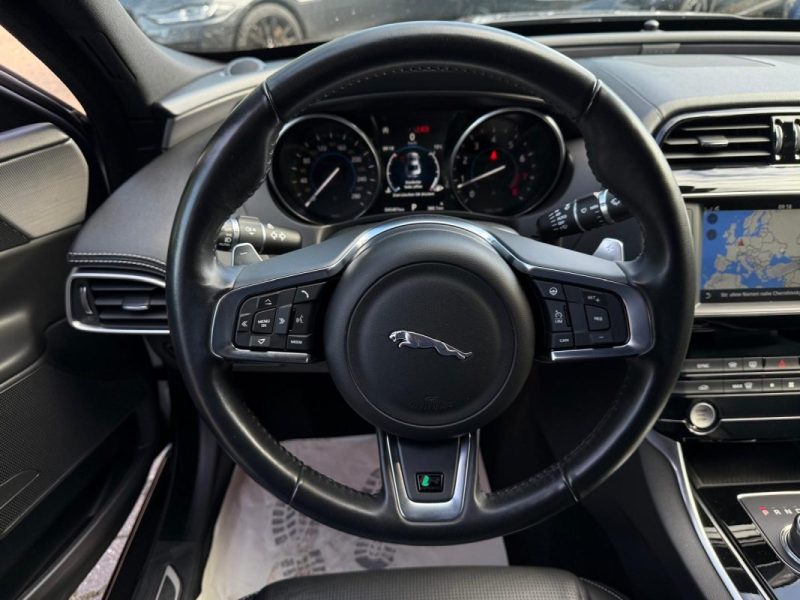 JAGUAR XE 2.0 200 R-SPORT AUTO*1ERE MAIN*MERIDIAN*CAMERA*CUIR* 2018