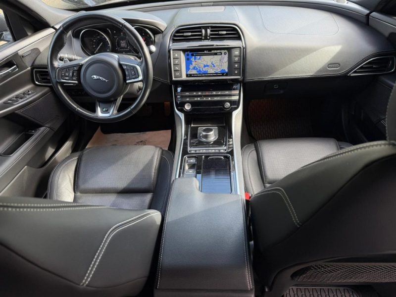 JAGUAR XE 2.0 200 R-SPORT AUTO*1ERE MAIN*MERIDIAN*CAMERA*CUIR* 2018