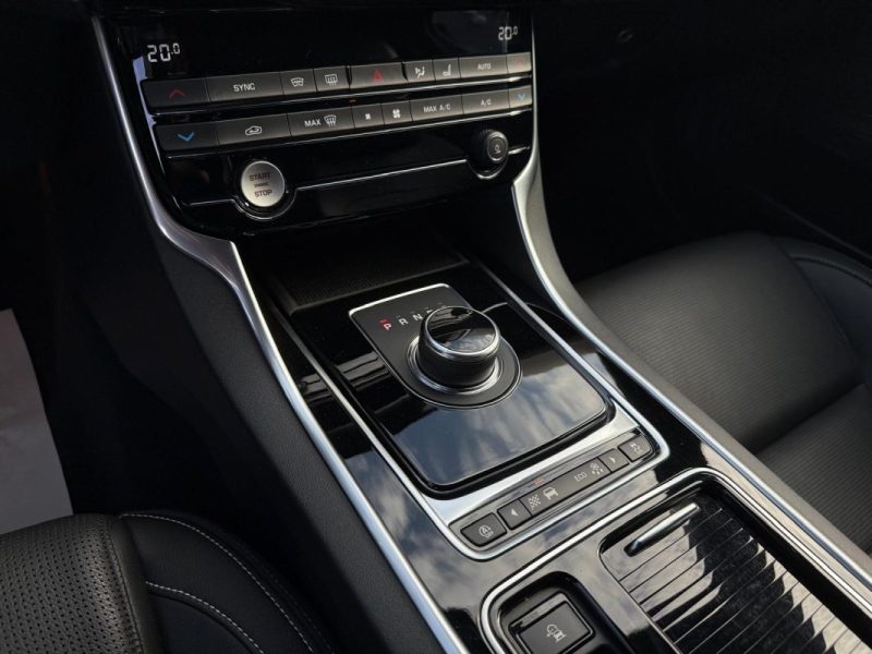 JAGUAR XE 2.0 200 R-SPORT AUTO*1ERE MAIN*MERIDIAN*CAMERA*CUIR* 2018