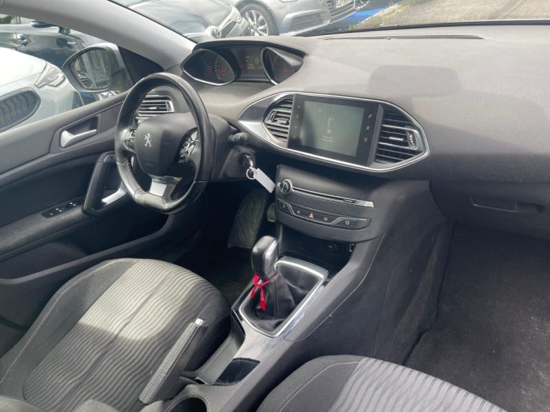 PEUGEOT 308 II 1.2 PURETECH 110CH STYLE 5P
