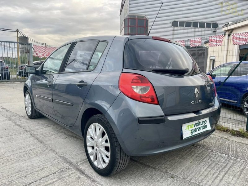 RENAULT CLIO 3 DYNAMIQUE 1.6 16 V 110 CH