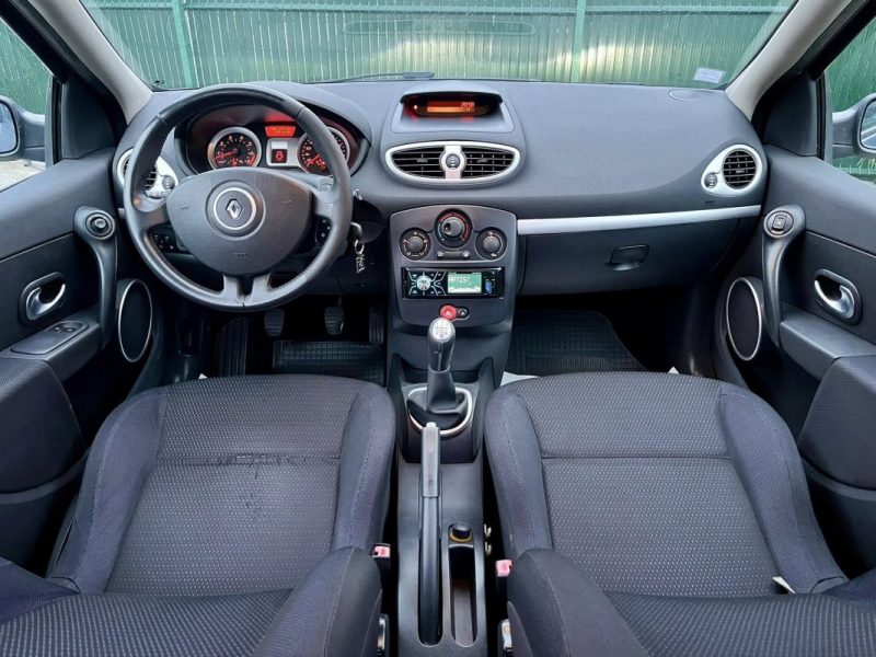 RENAULT CLIO 3 DYNAMIQUE 1.6 16 V 110 CH