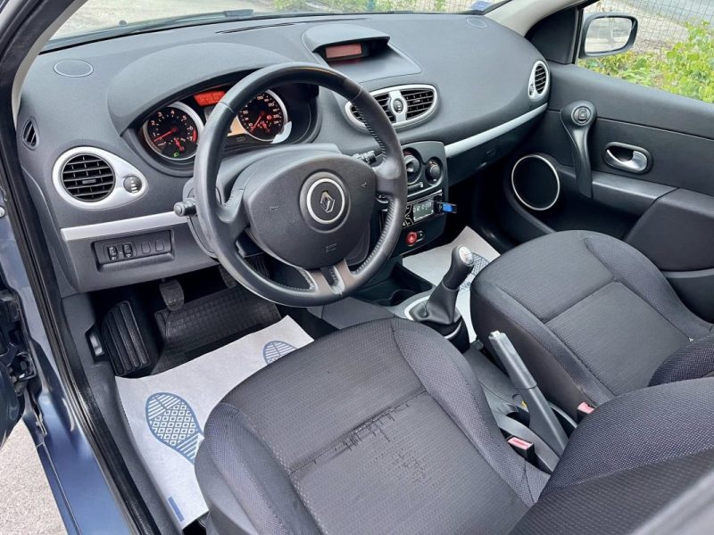 RENAULT CLIO 3 DYNAMIQUE 1.6 16 V 110 CH